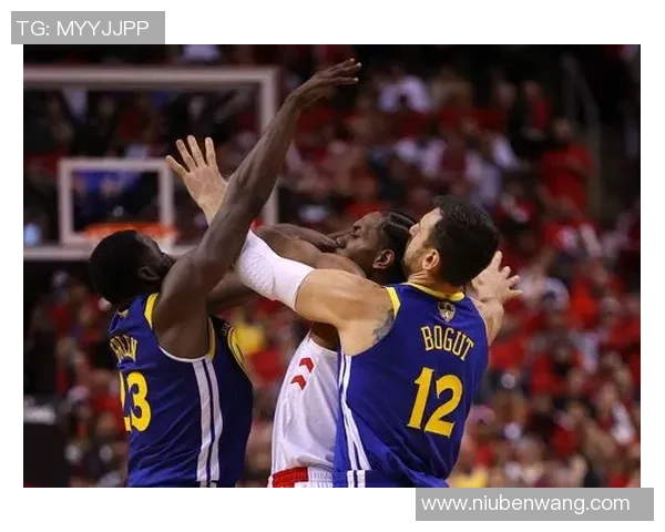 勇士与猛龙总决赛对决揭幕谁将捧起冠军奖杯的荣耀时刻 勇士与猛龙总决赛对决揭幕谁将捧起冠军奖杯的荣耀时刻