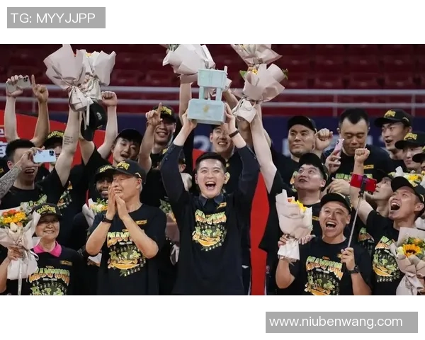 浙江广厦男篮迎战广东队力争主场胜利展现球队实力与斗志 浙江广厦男篮迎战广东队力争主场胜利展现球队实力与斗志