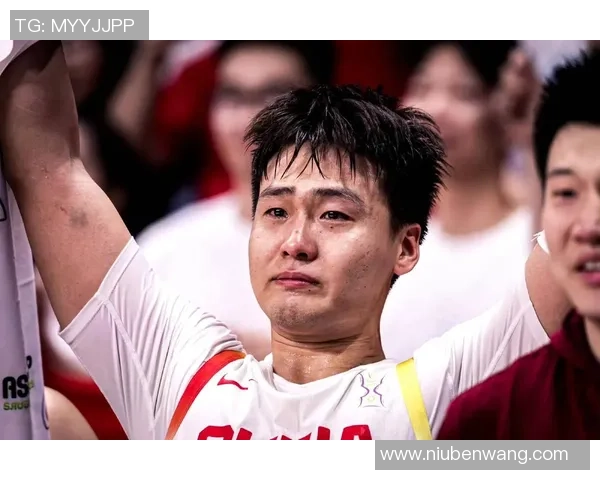 赵睿带领中国男篮奋勇争先展现青春风采与拼搏精神的精彩瞬间